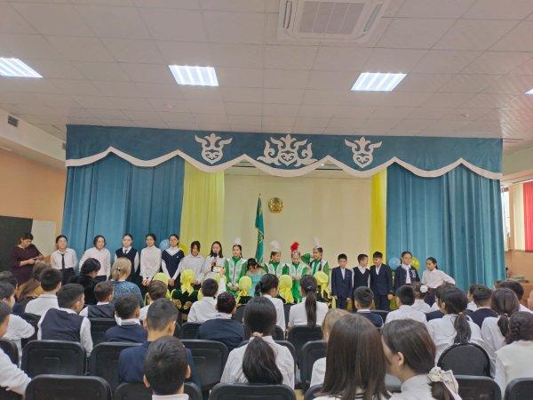 118 мектеп-гимназиясында Қазақстанның Тәуелсіздік күніне арналған мерекелік концерт өтті.