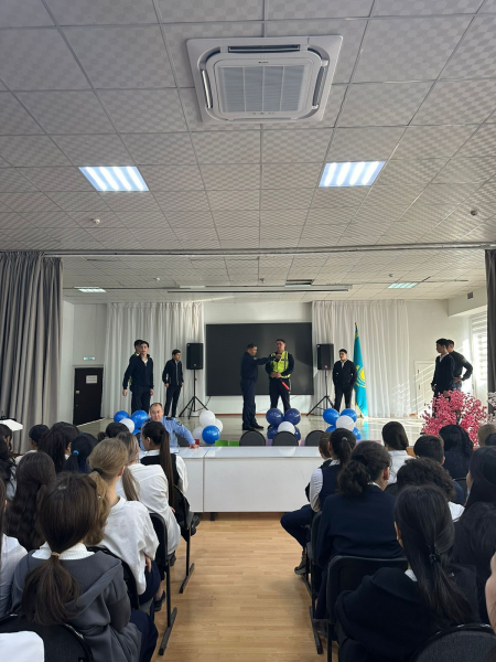 17.01.2025 Жетісу аудандық ІІБ жол полиция инспекторлары «Жаяу жүргіншілер өткелі», «Мұздан сақ бол» атты тәжірибелік сабақ өткізді✅  17.01.2025г Инсп