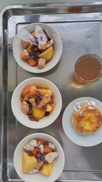 Фотосурет тағамдары бар күнделікті тегін тамақтану мәзірі/Ежедневное меню бесплатного питания с приложением фото блюд