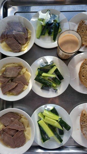 Фотосурет тағамдары бар күнделікті тегін тамақтану мәзірі/Ежедневное меню бесплатного питания с приложением фото блюд