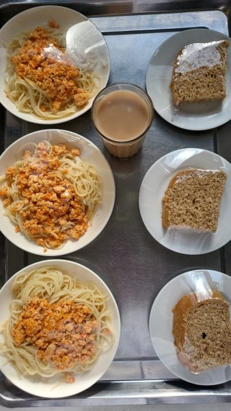 Фотосурет тағамдары бар күнделікті тегін тамақтану мәзірі/Ежедневное меню бесплатного питания с приложением фото блюд